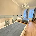 Stunning In Middle Of Wenceslas Square Apartamento *