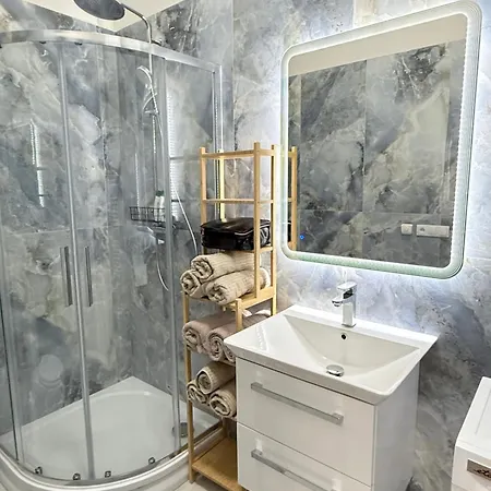 Stunning In Middle Of Wenceslas Square Daire Prag